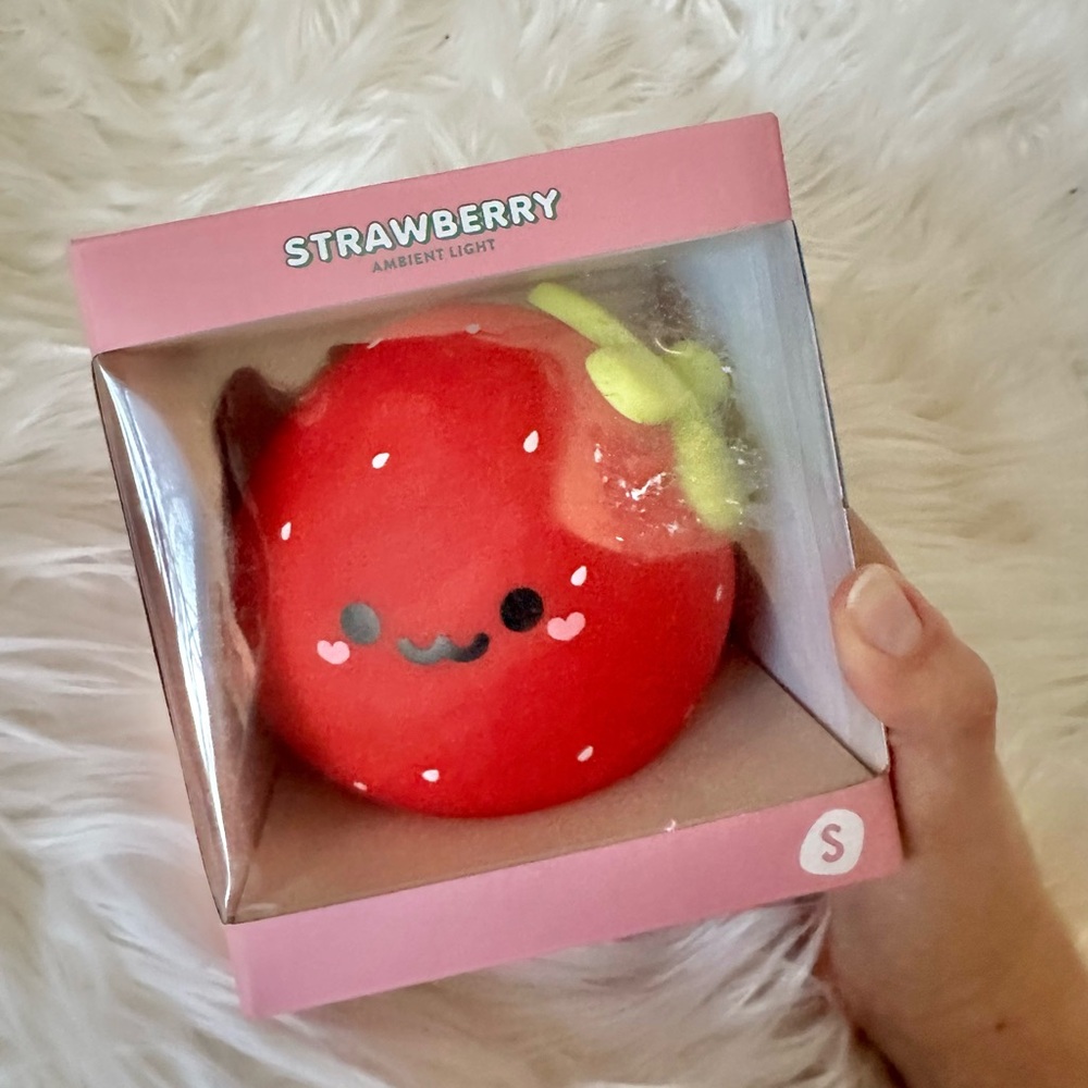 Urban Outfitters Smoko Strawberry Light